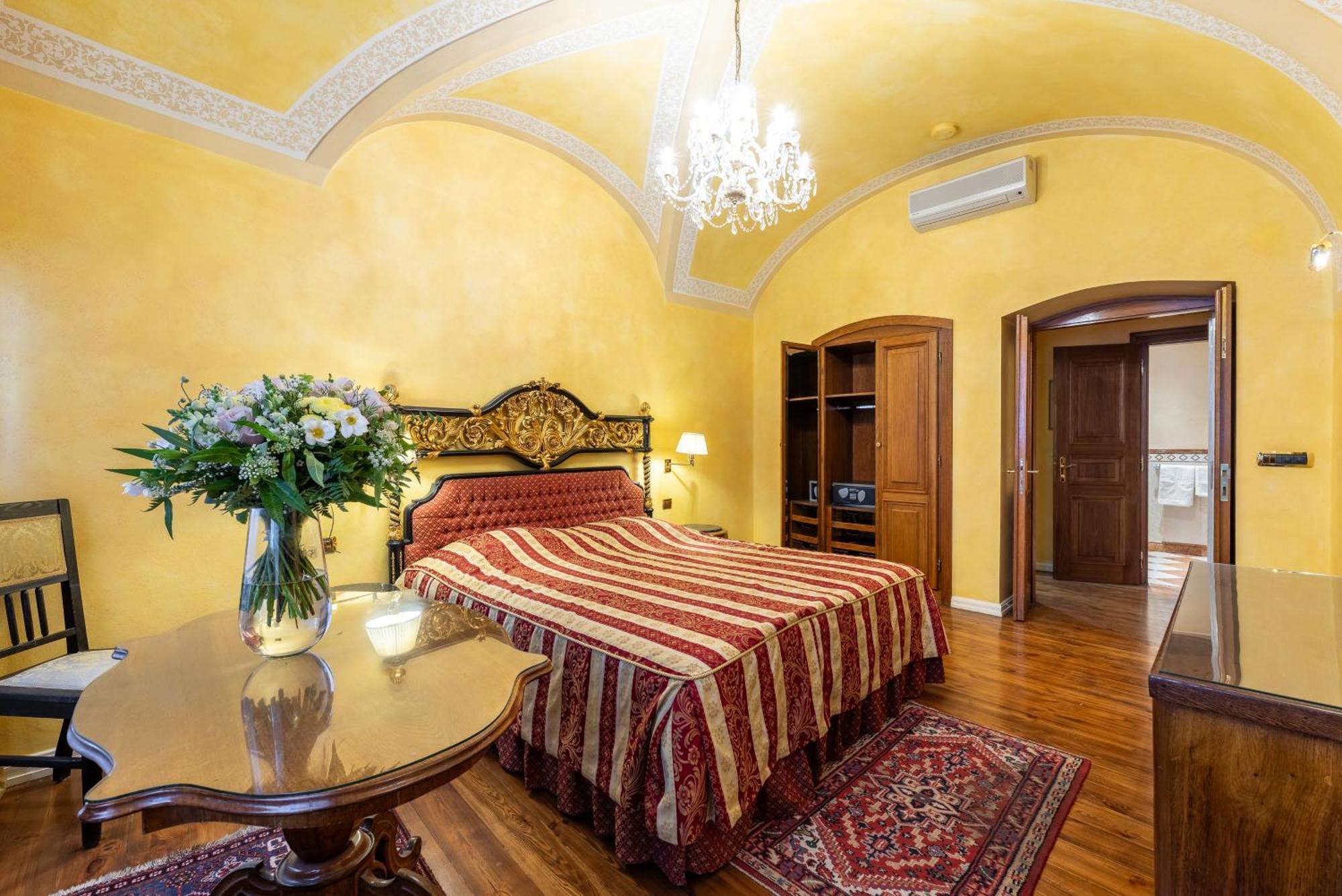 Nosticova Apartments Прага Екстериор снимка