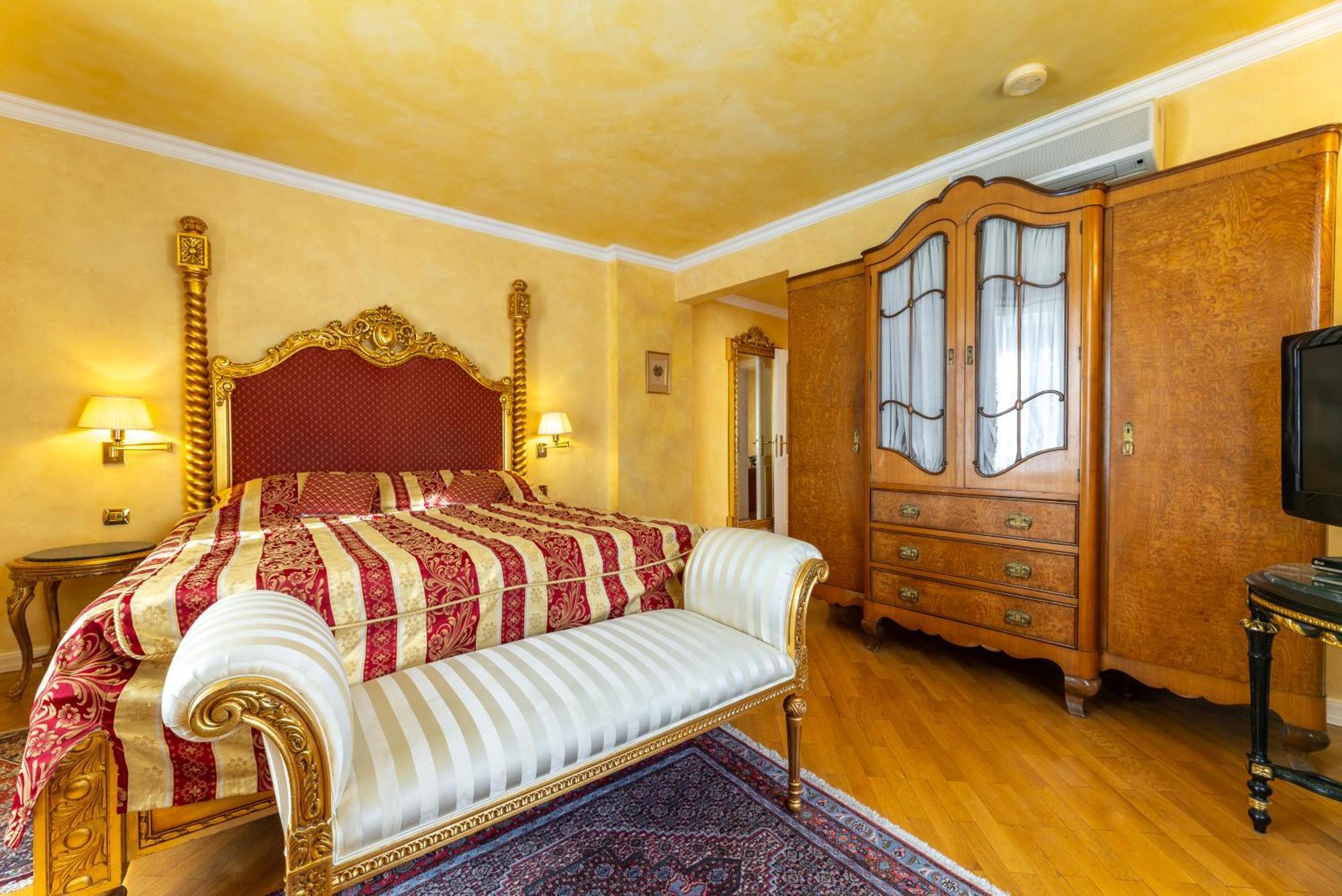 Nosticova Apartments Прага Стая снимка